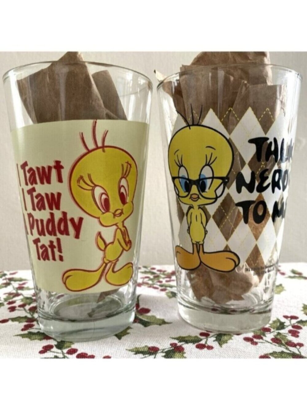 TWO Pint Glasses Looney Tunes Tweety Bird "I Tawt I Taw A Puddy Tat!" USA WB